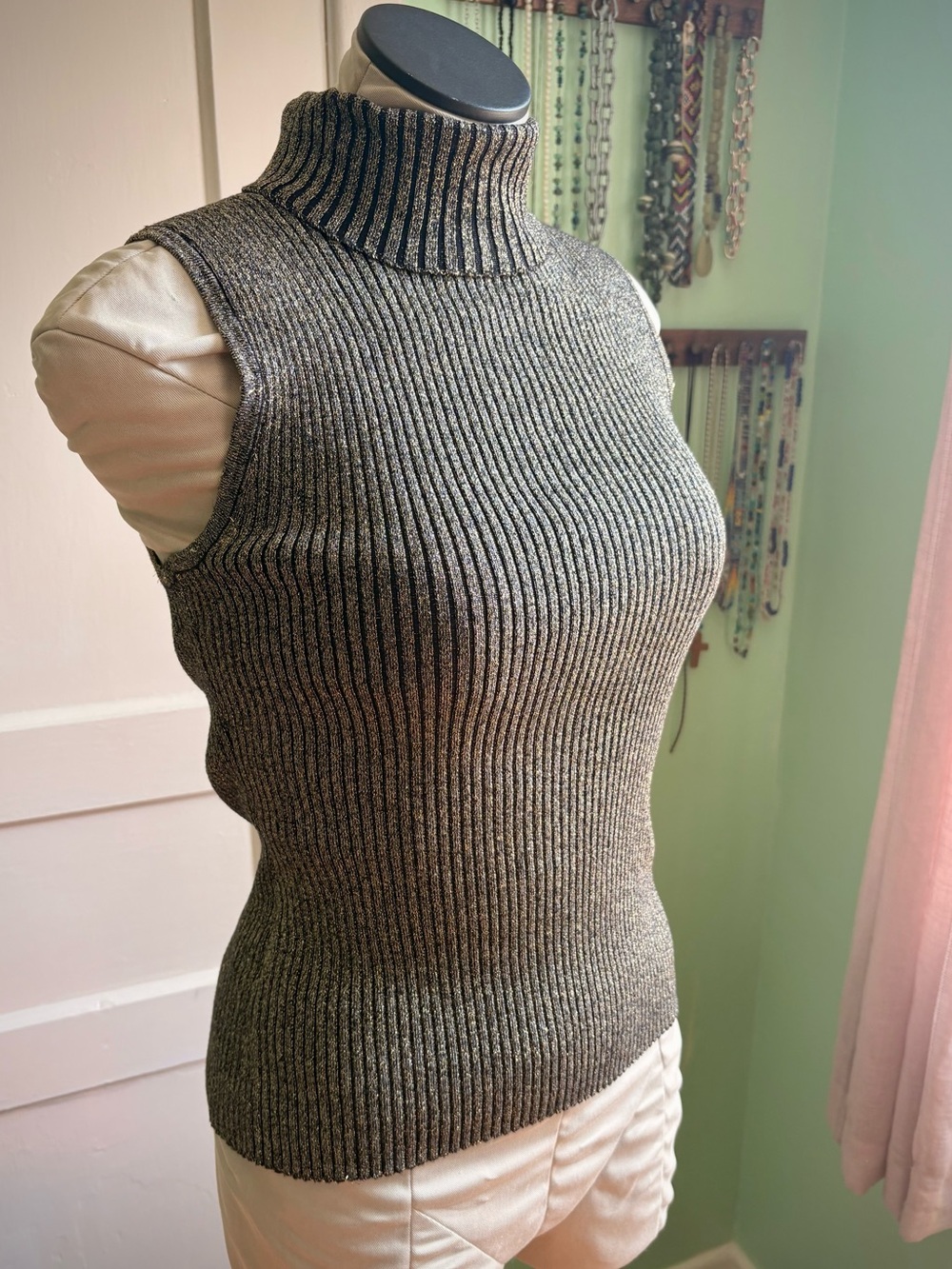 Cable & Gauge Metallic Silk Blend Ribbed Sleeveless Turtleneck